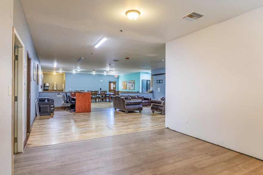 More Photos Of 16286 S Sunland Gin Rd, Arizona City Rehabilitation Center For Sale