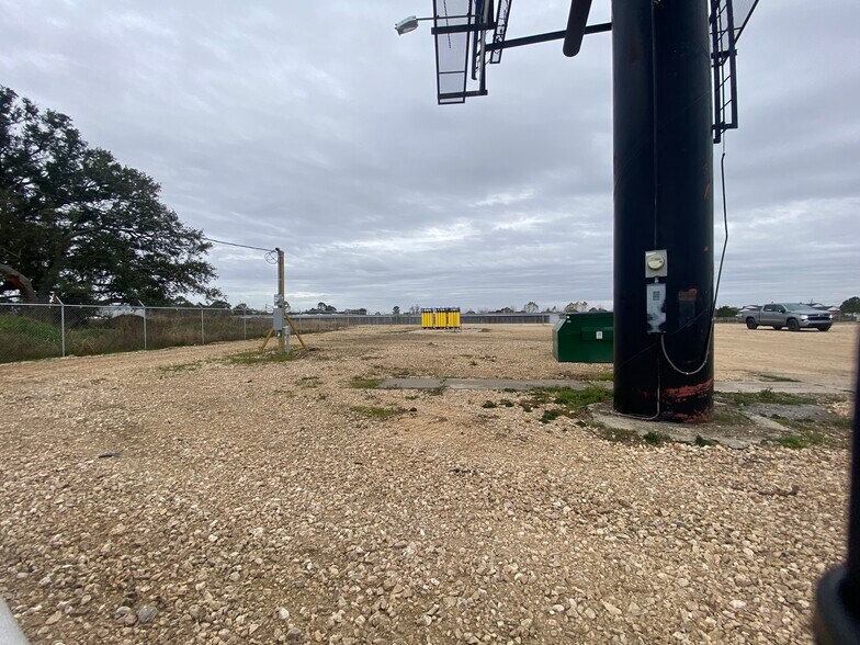 More Photos Of 9149 US-69, Port Arthur Industrial For Lease