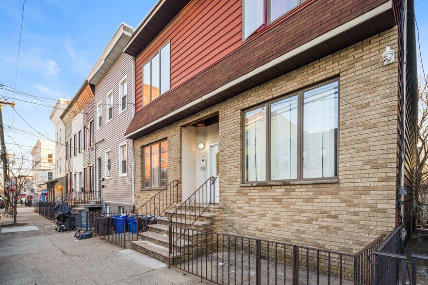 Primary Photo Of 135-137 Griffith St, Jersey City Storefront Retail Residential For Sale