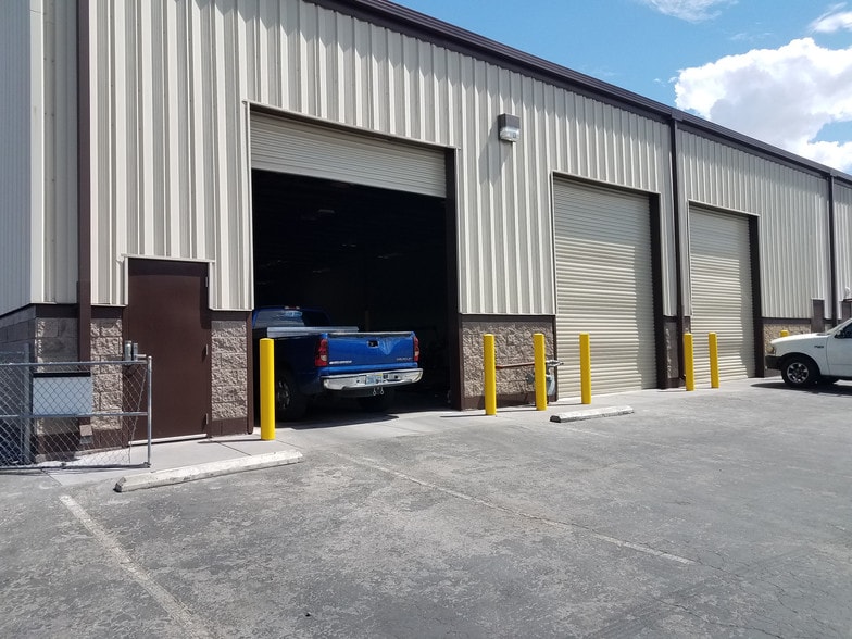 More Photos Of 3915 W Hacienda Ave, Las Vegas Warehouse For Lease