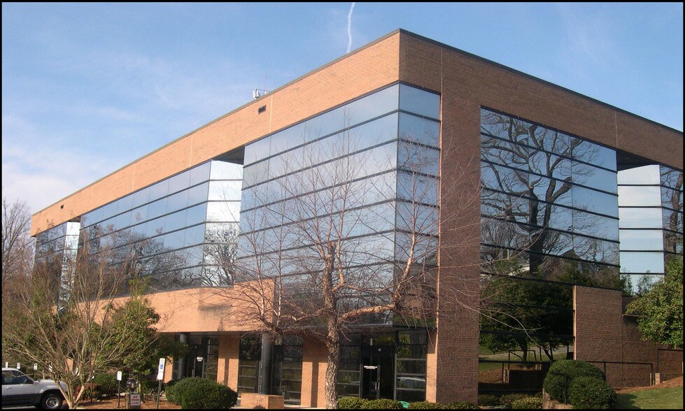 More Photos Of 5509 W Friendly Ave, Greensboro Office For Lease