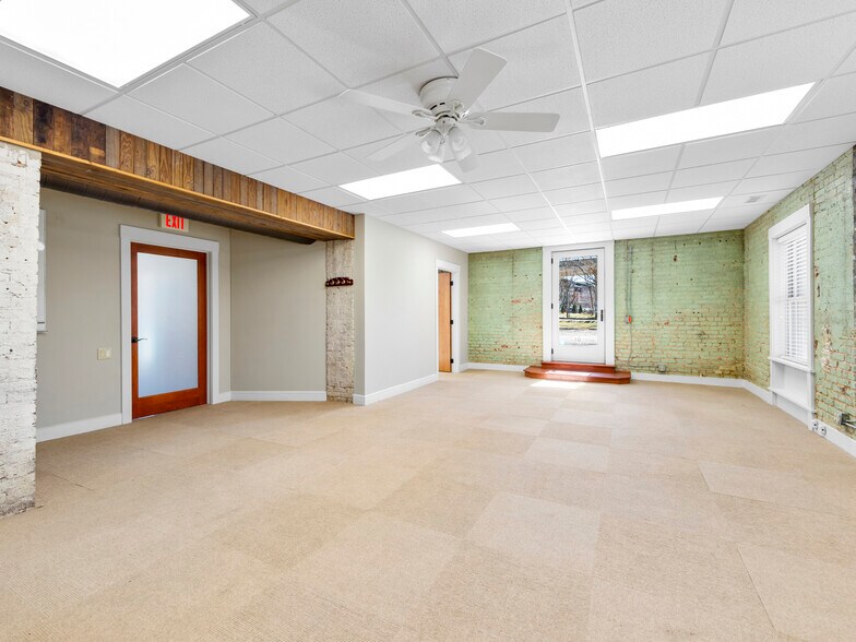 More Photos Of 8 Magnolia Ave, Asheville Office For Lease
