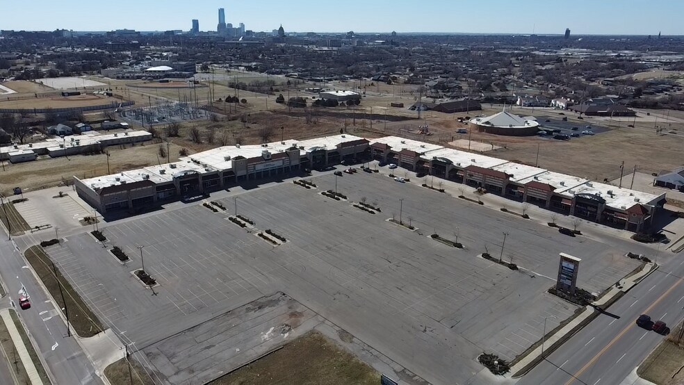 More Photos Of 1104-1148 NE 36th St, Oklahoma City General Retail For Lease