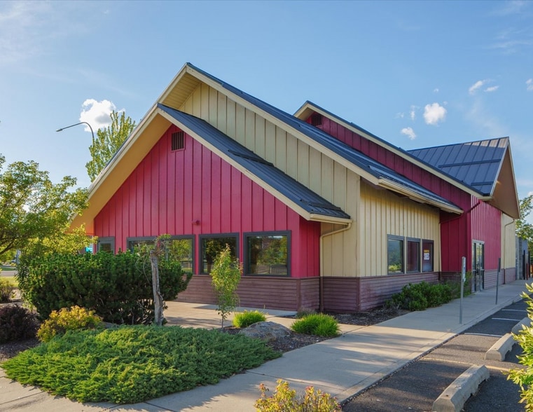 More Photos Of 12628 N Division St, Spokane Restaurant For Lease