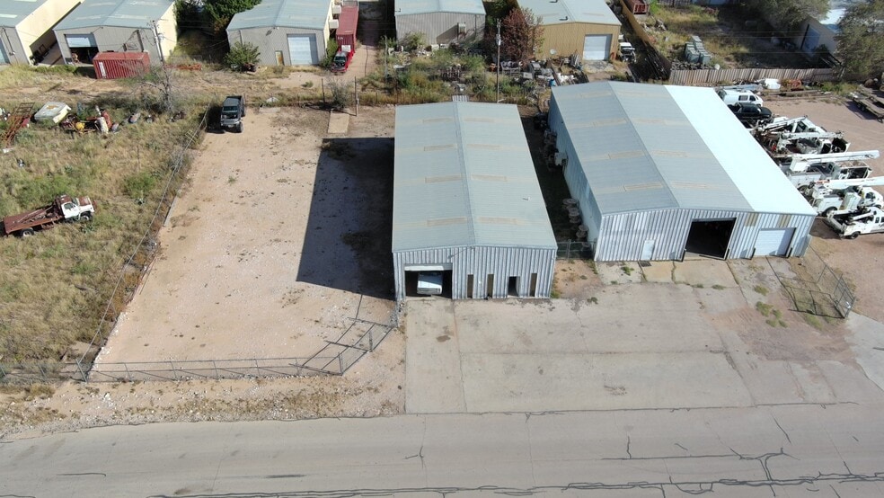 More Photos Of 1609 E Taylor Ave, Midland Warehouse For Lease