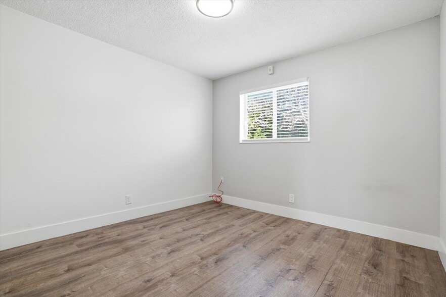 More Photos Of 2325-2331 Arthur St, Hollywood Apartments For Sale