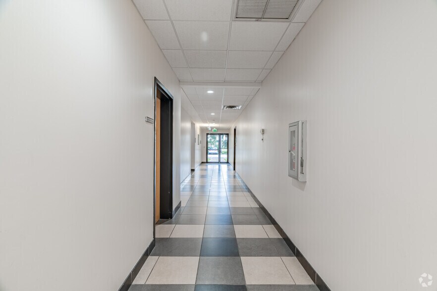 More Photos Of 541 S State Road 7, Margate Unknown For Lease