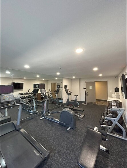 More Photos Of 2548 E Medina Rd, Tucson Hospitality For Sale