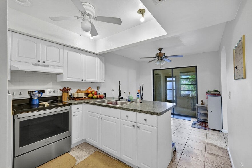 More Photos Of 225 Cape Coral Pky E, Cape Coral Apartments For Sale