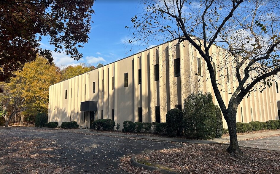 Primary Photo Of 4265 Brownsboro Rd, Winston-Salem Office For Sale