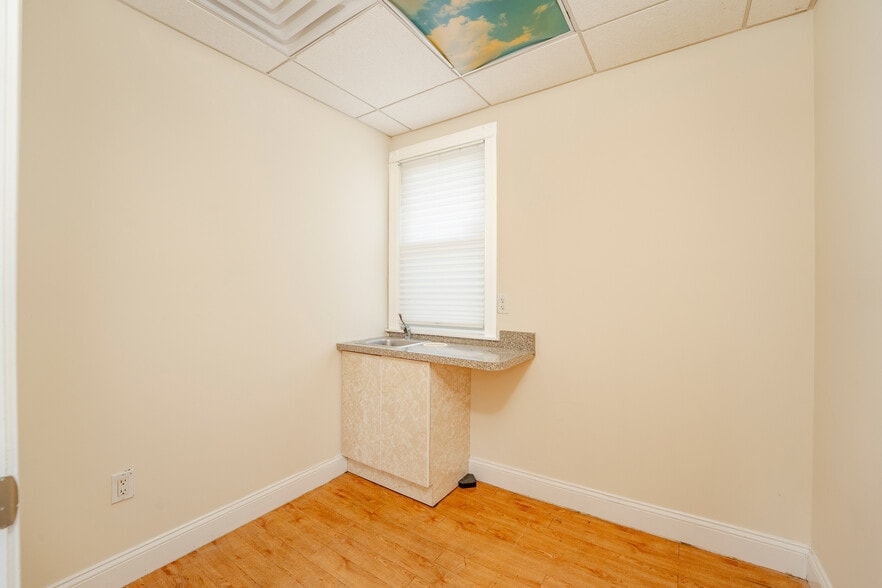 More Photos Of 98 New Rd, Somers Point Showroom For Sale