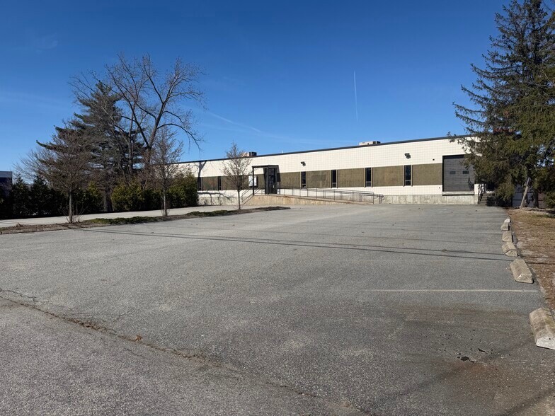 More Photos Of 144 Bignall St, Warwick Light Distribution For Lease