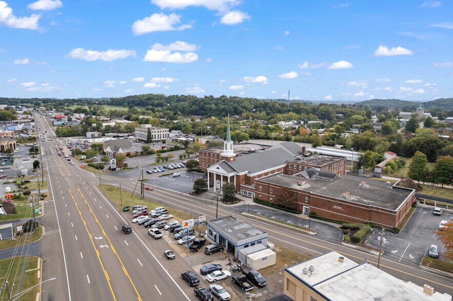 More Photos Of 6212 Kingston Pike, Knoxville Auto Repair For Sale