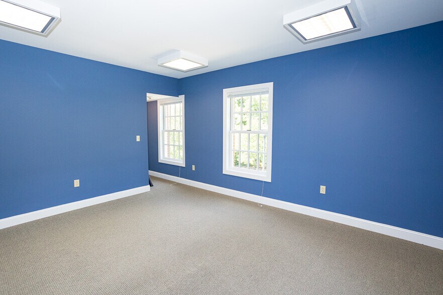 More Photos Of 178 Center St, Clinton Township Medical For Lease