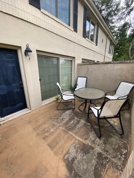 More Photos Of 4651 Roswell Rd NE, Atlanta Office For Sale