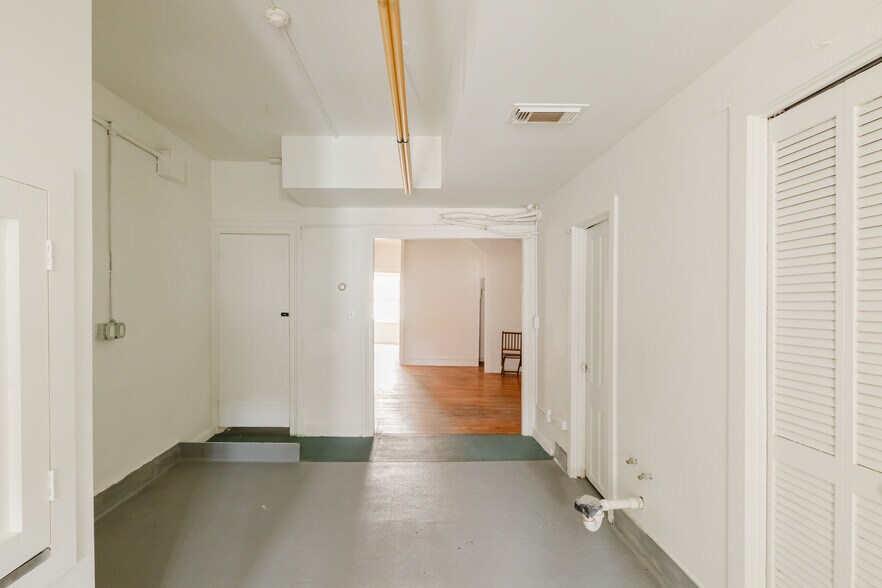 More Photos Of 323 Warren St, Hudson Storefront Retail Residential For Sale