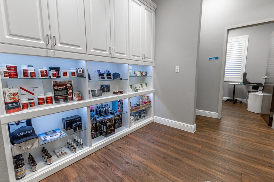 More Photos Of 809 County Road 466, Lady Lake Office For Sale