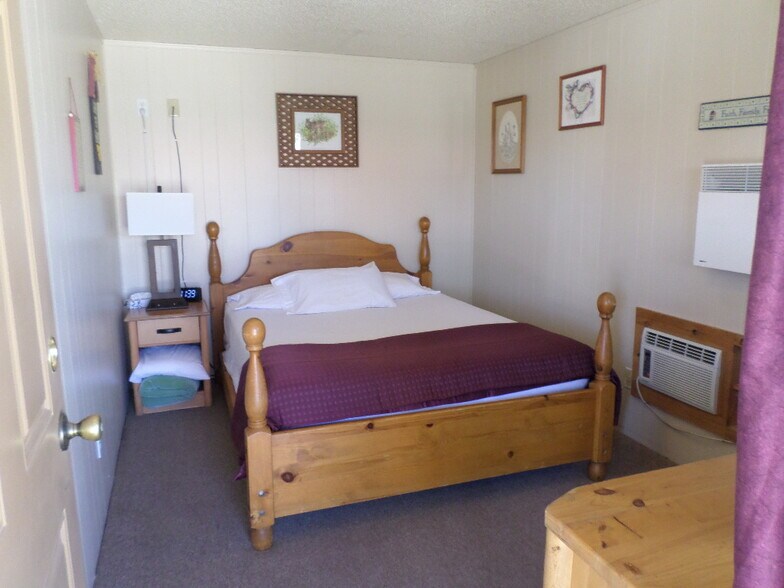 More Photos Of 177 S Main St, Hatch Hotel For Sale