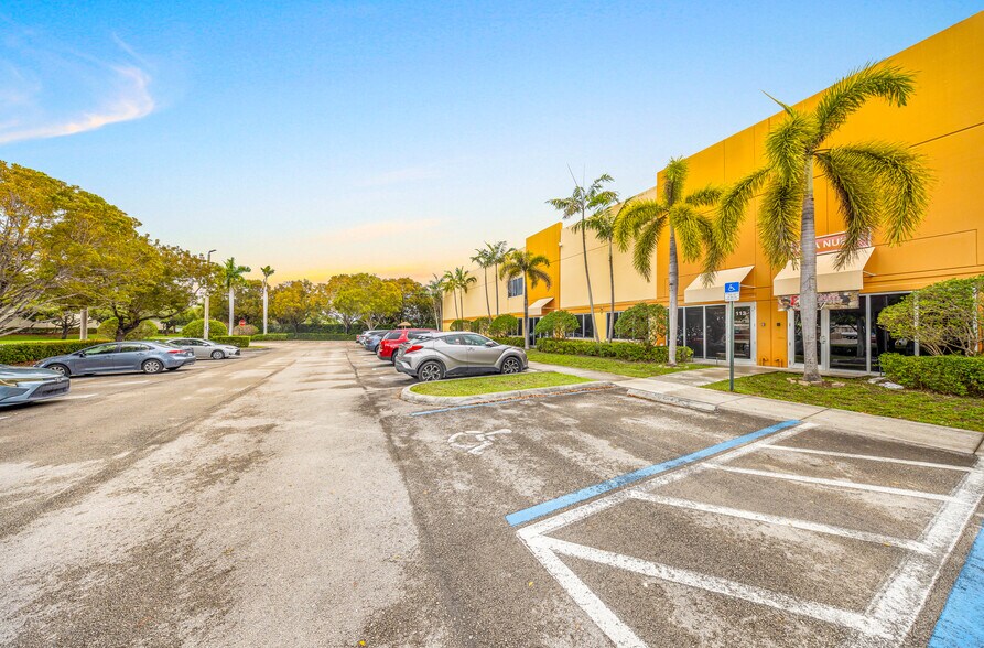 Primary Photo Of 12601 NW 115th Ave, Medley Warehouse For Lease