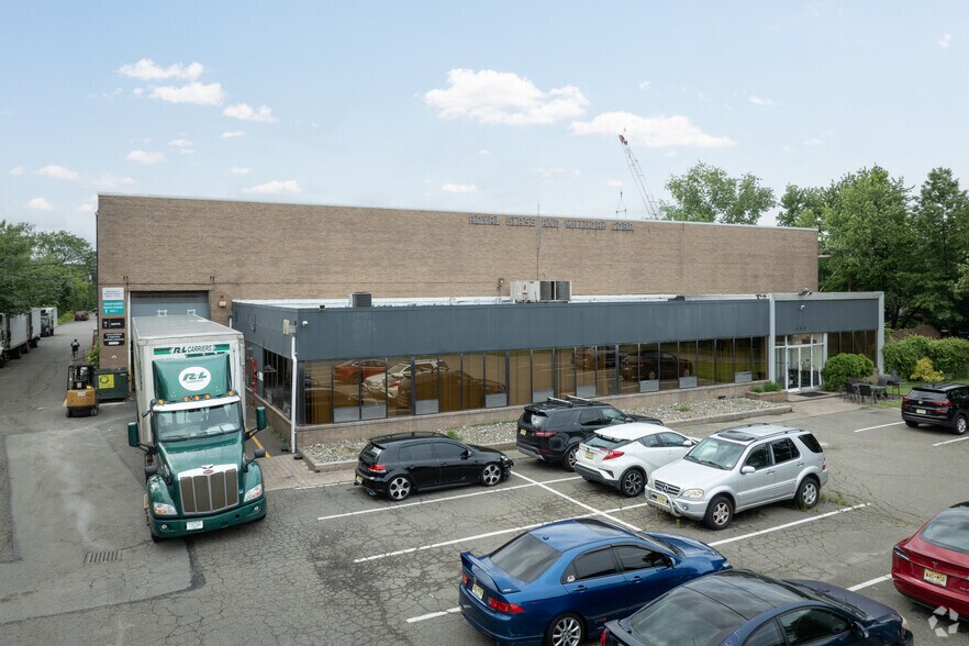 More Photos Of 500 Nordhoff Pl, Englewood Warehouse For Lease