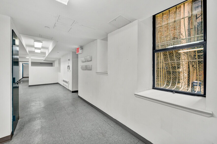 More Photos Of 218 W 113th St, New York Apartments For Lease