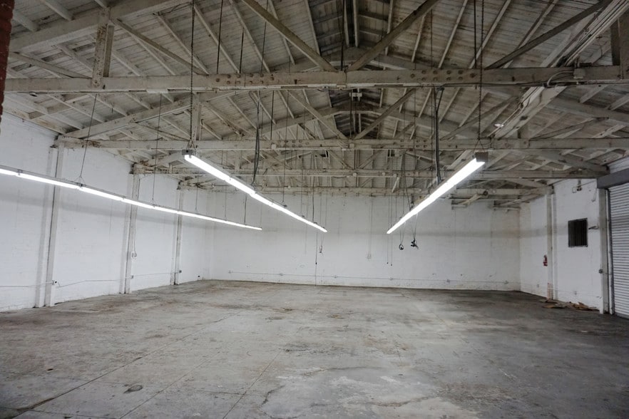 More Photos Of 155-159 W 31st St, Los Angeles Warehouse For Sale