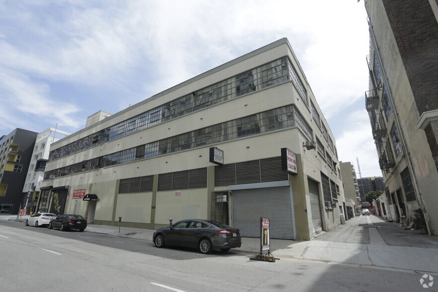 More Photos Of 1201 S Grand Ave, Los Angeles Warehouse For Lease