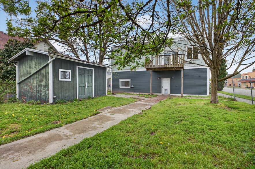 More Photos Of 1315 S 23rd St, Tacoma Storefront Retail Residential For Sale