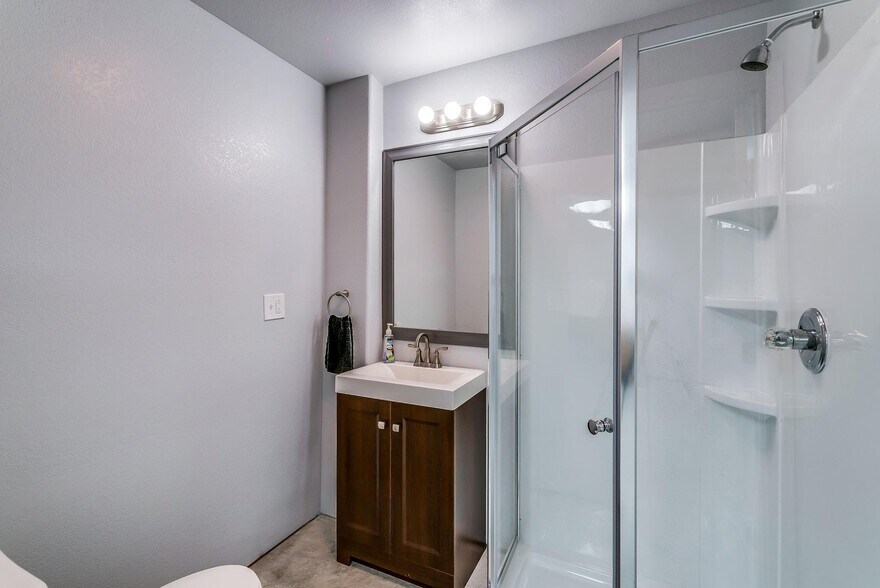 More Photos Of 13300 Cleburne Hwy, Cresson Industrial For Sale