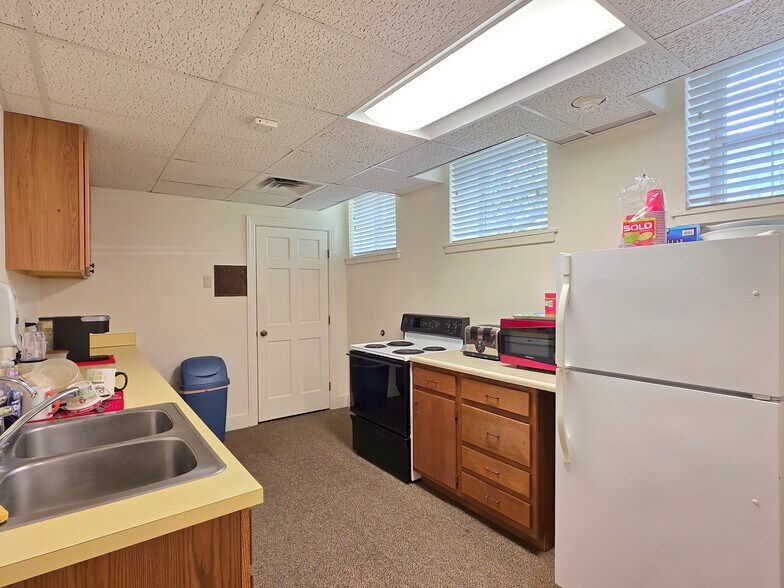 More Photos Of 338 E Montpelier Rd, Barre Town Office For Sale