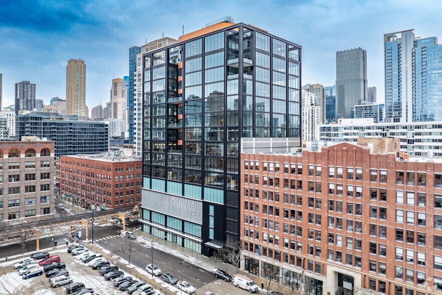 More Photos Of 311 W Huron St, Chicago Office For Lease