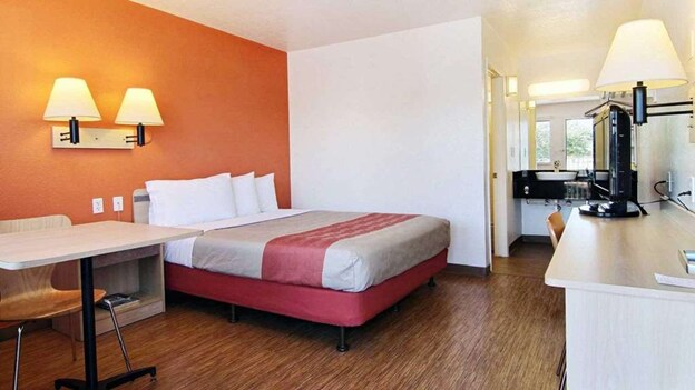 More Photos Of 311 N Bryant Blvd, San Angelo Hotel For Sale