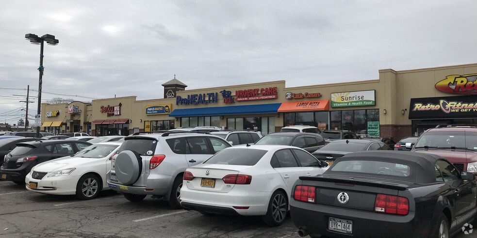 More Photos Of 131 W Sunrise Hwy, Freeport Unknown For Lease