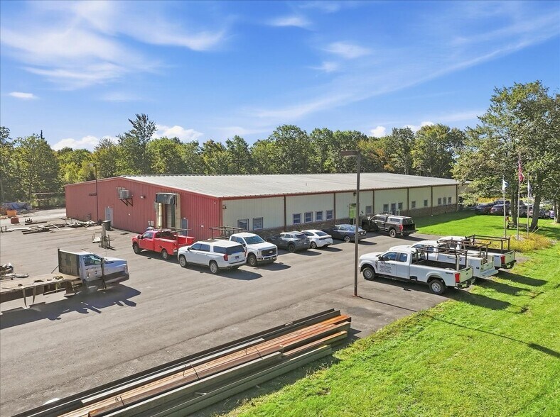 Primary Photo Of 405 Industrial Park Dr, Mount Pocono Warehouse For Sale