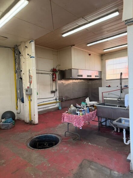 More Photos Of 73-75 Burlews Ct, Hackensack Warehouse For Lease