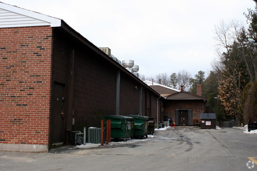 More Photos Of 901-945 Shaker Rd, Longmeadow Freestanding For Lease