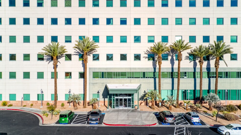 More Photos Of 653 N Town Center Dr, Las Vegas Medical For Lease