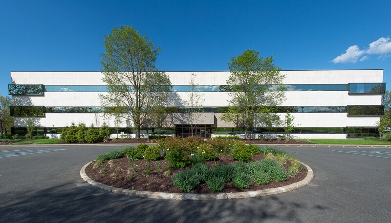 More Photos Of 75 Livingston Ave, Roseland Office For Lease