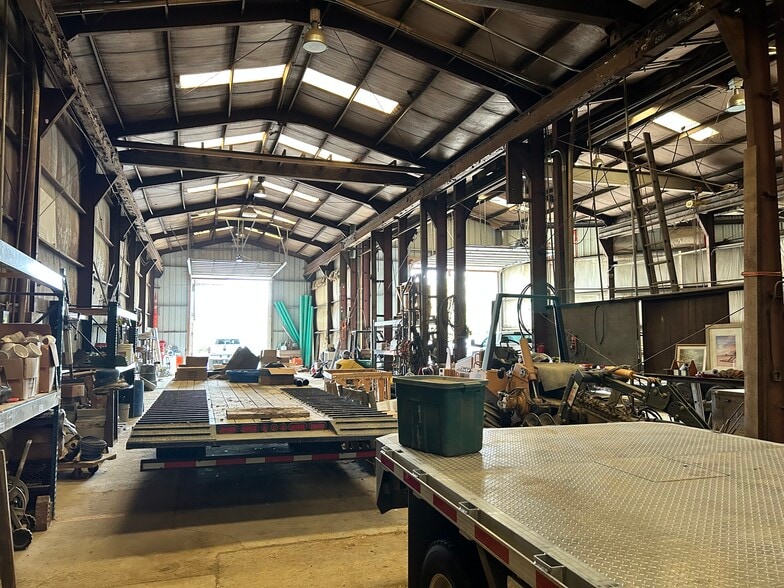 More Photos Of 5522 A N Center St, Hilliard Warehouse For Sale