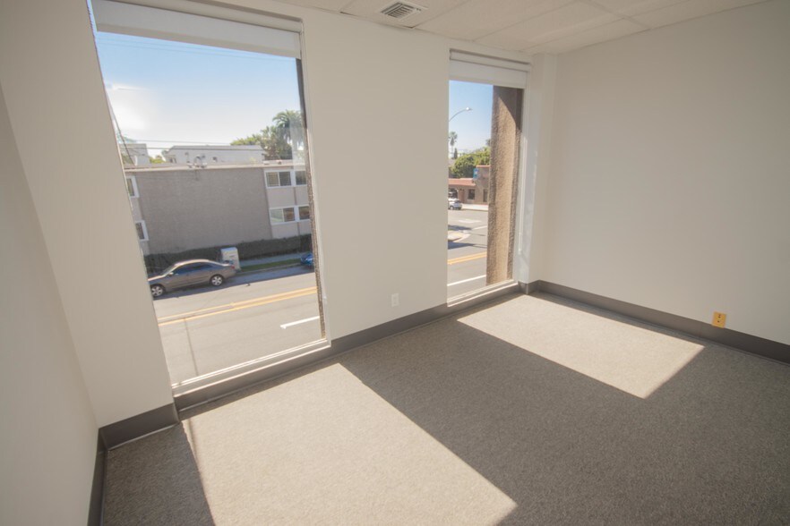 More Photos Of 4105 E Broadway, Long Beach Office For Lease