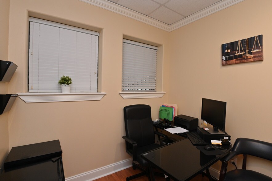 More Photos Of 2715 Fannin St, Houston Medical For Sale