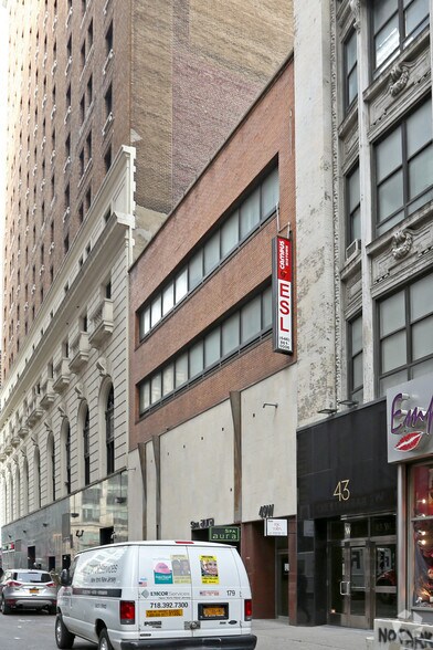 More Photos Of 49 W 33rd St, New York Office For Lease