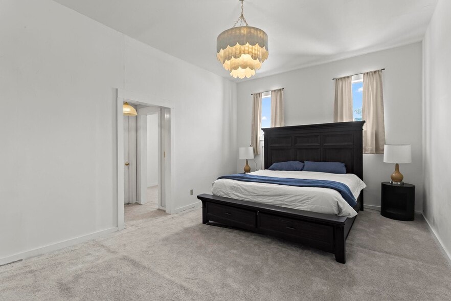 More Photos Of 10117 Commerce St, Summerville Storefront For Sale