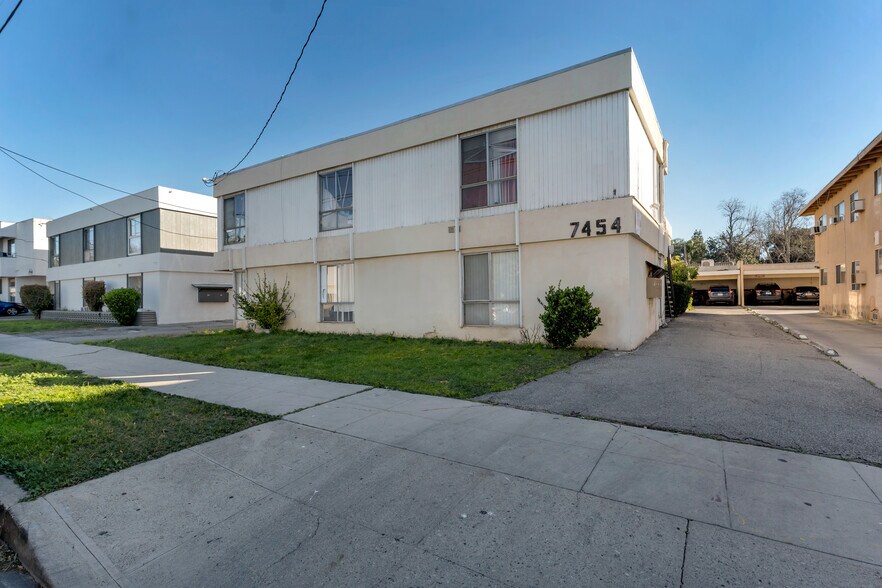 Primary Photo Of 7454 Canby Ave, Reseda Apartments For Sale