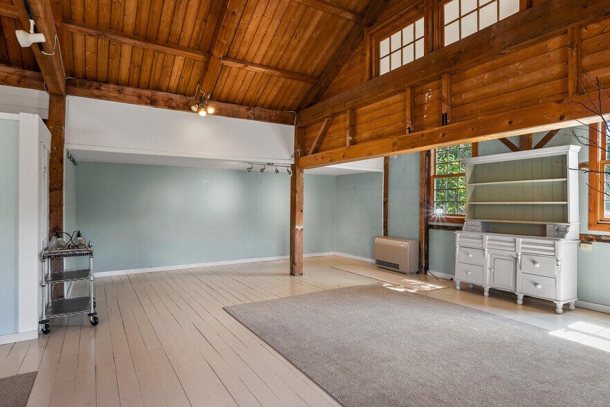 More Photos Of 2049 Post Rd, Wells Storefront Retail Office For Lease