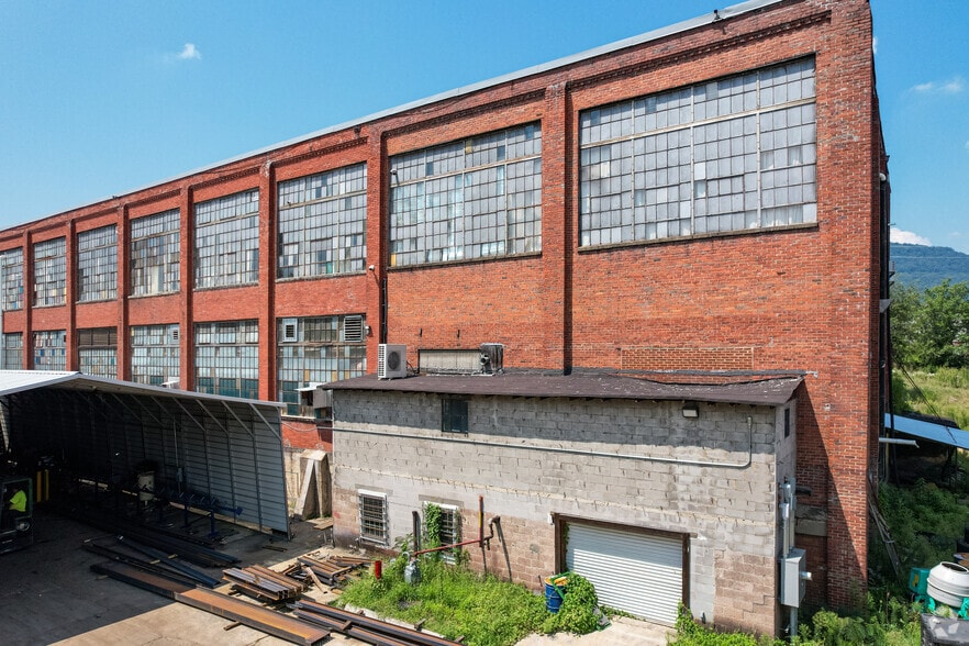 More Photos Of 55 Workman Rd, Chattanooga Warehouse For Lease
