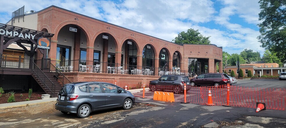 More Photos Of 238 W Main St, Abingdon Storefront Retail Office For Lease