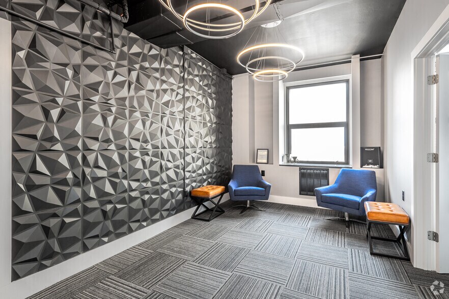 More Photos Of 13 Park Ave W, Mansfield Office For Lease