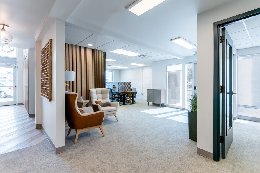 More Photos Of 4045 S Broadway, Englewood Coworking Space