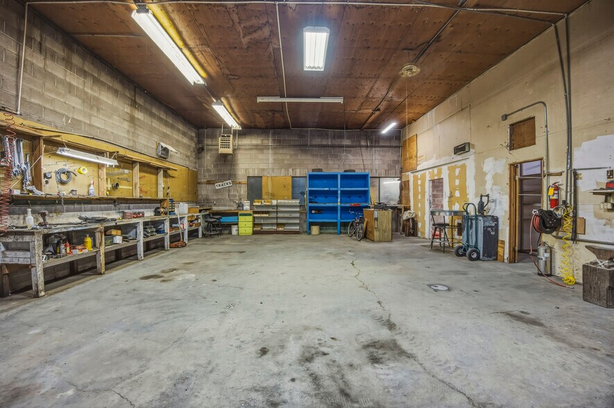 More Photos Of 391 Wine Country Rd, Prosser Freestanding For Sale